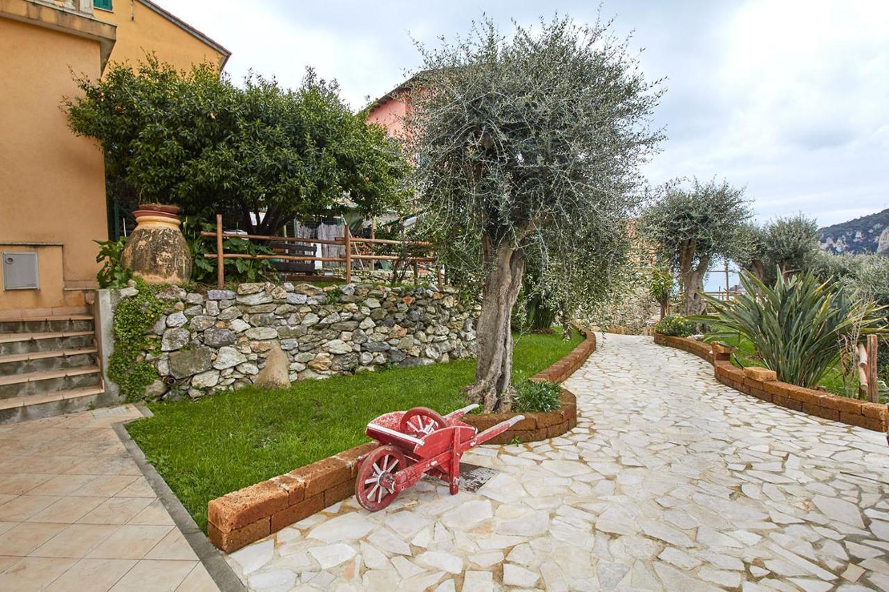 Rivierarent Appartamento Ulivo Finale Ligure Exterior photo